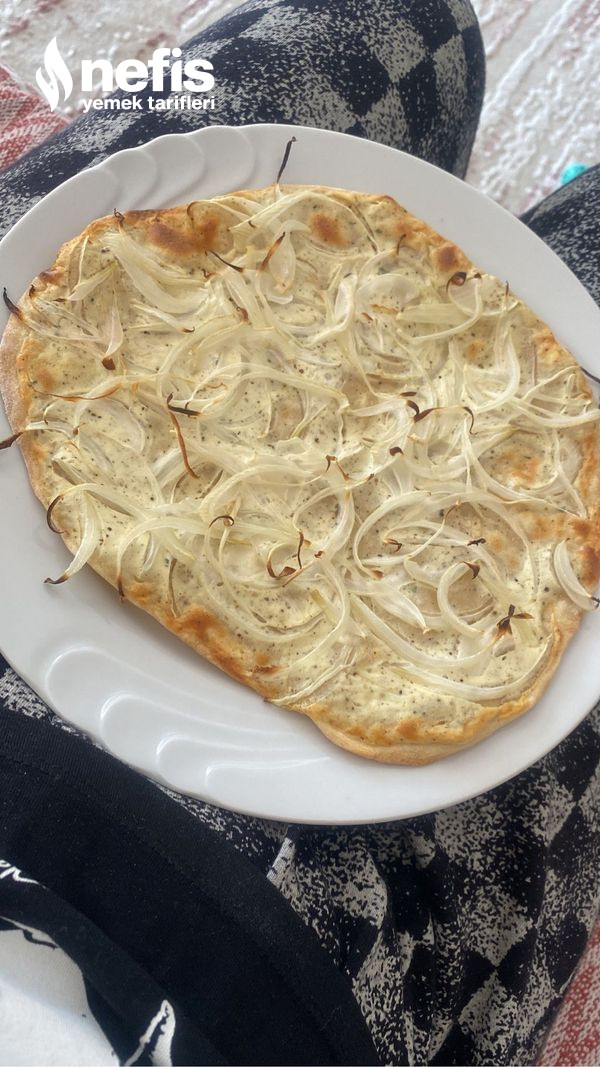 Alev Pastası (Flammkuchen Vegeterisch) (Vejetaryan)