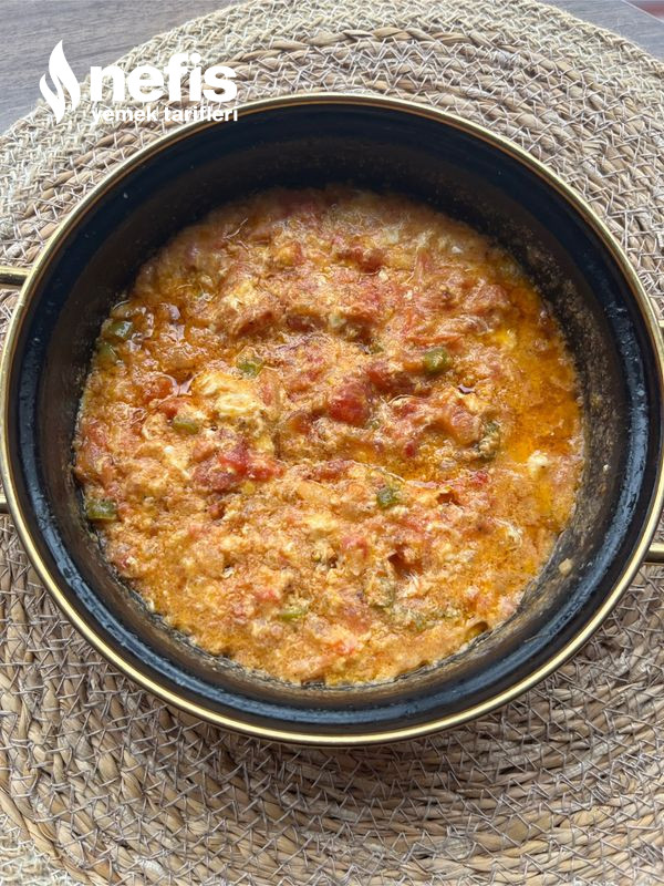 Pazar Kahvaltısı Klasiği Soğanlı Menemen