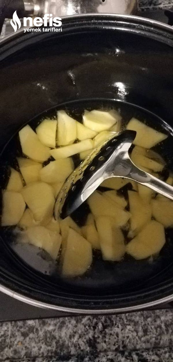 Güveçte Köfte Patates