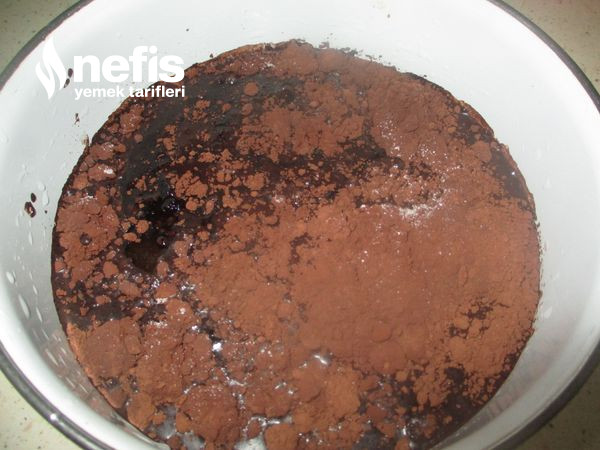 Tart Kalıbında Portakallı Kakaolu Islak Kek