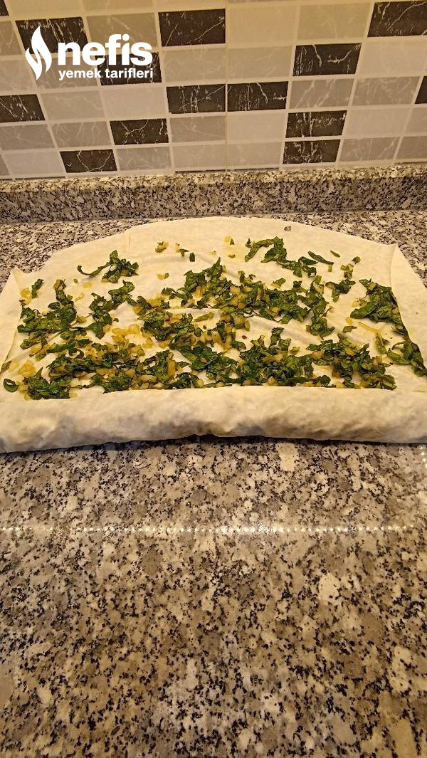 Ispanaklı Kolay Börek