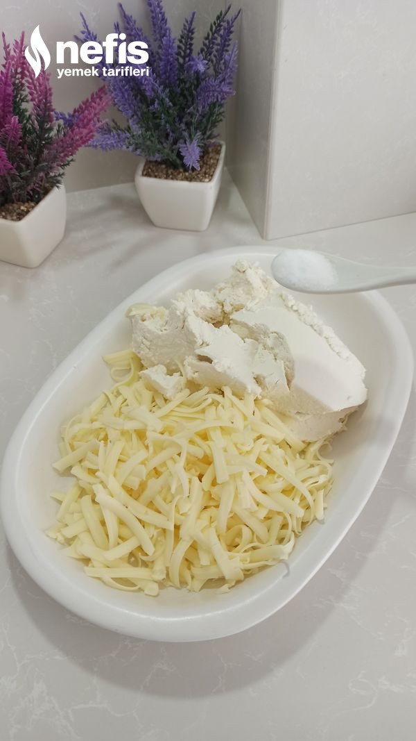 Peynirli Gül Böreği