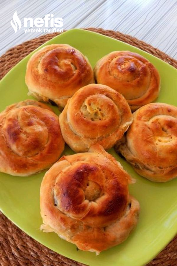 Ispanaklı El Açması Börek