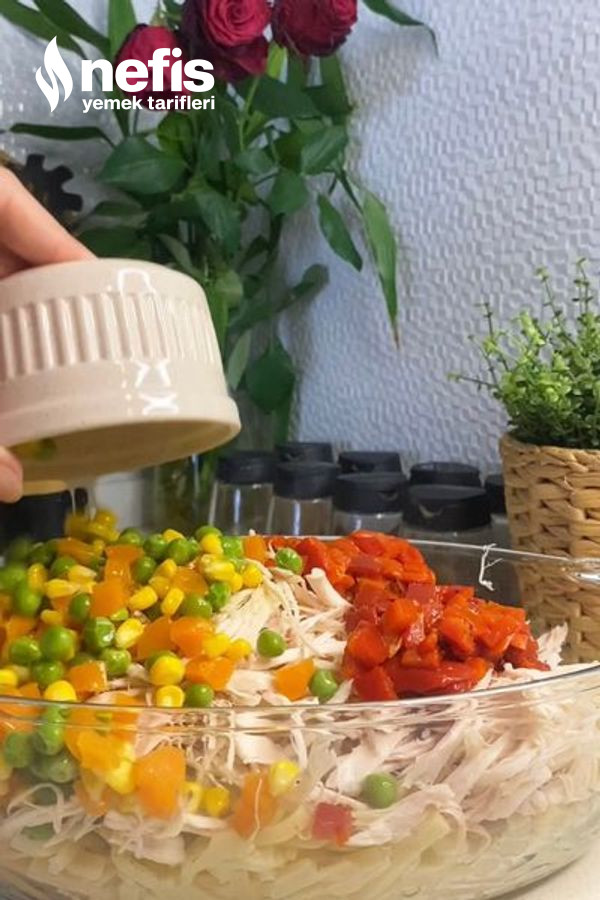 Garnitürlü Erişte Salatası