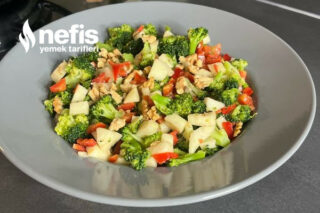 Efsane Lezzet Brokoli Salatası Tarifi