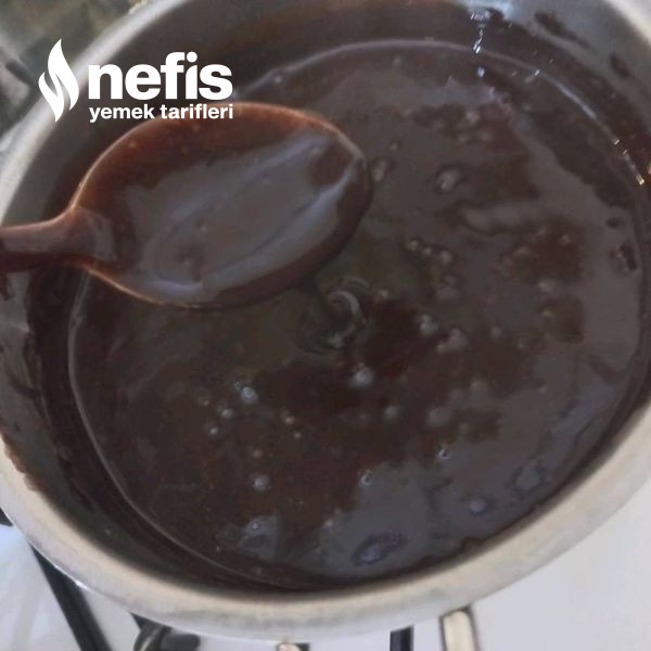 Puding Dolgulu Çikolata Soslu Borcam Pastası