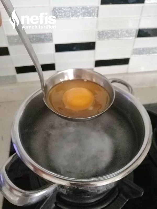 Bol Soslu Çılbır Yumurta