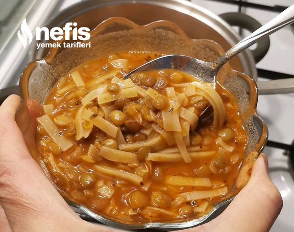 Sakala Çarpan Çorbası (Erişteli Mercimekli Çok Besleyici Bir Çorba) Videolu Tarif