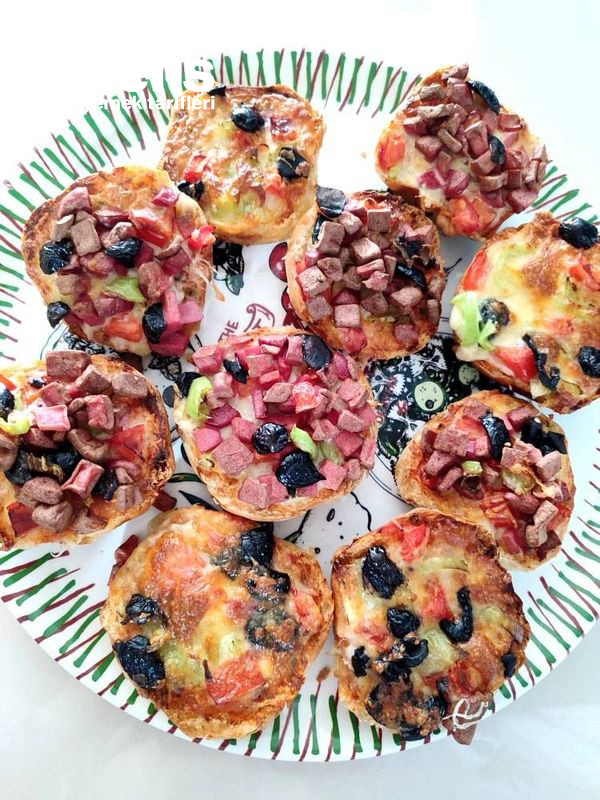 Kahvaltıya Airfry'de 10 Dakikada Mini Pizzalar