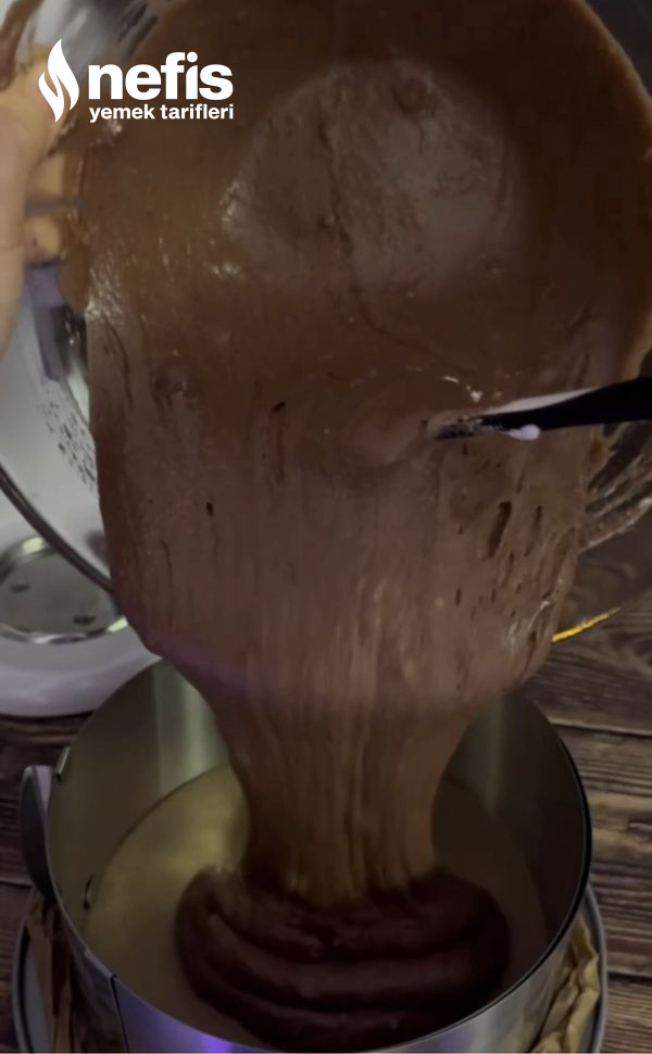 Çikolatalı Kremalı Yaş Pasta (Videolu)