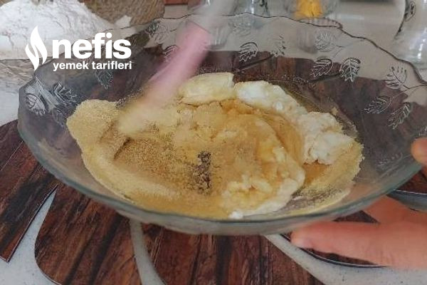 Tam Kıvamında Sıvı Yağlı Pastane Şekli Şekerpare (Videolu)