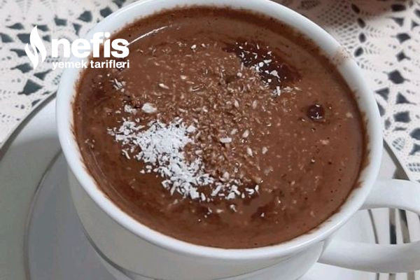 Sağlıklı Sıcak Çikolata (Kakaolu Süt)