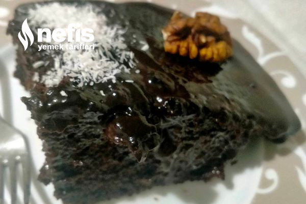 Bol Çikolata Soslu Kara Kız Keki (Islak Kek)