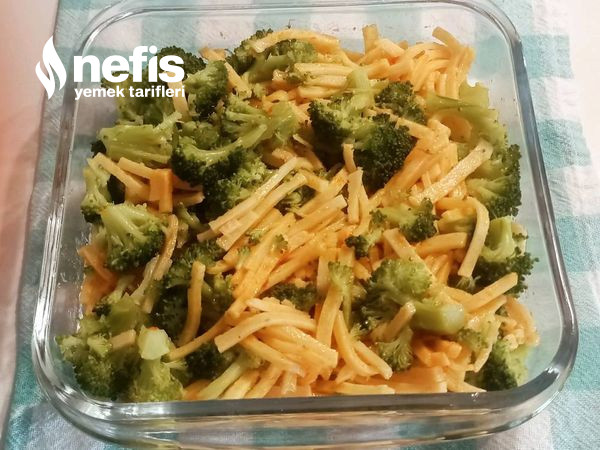 Erişteli Brokolili Salata