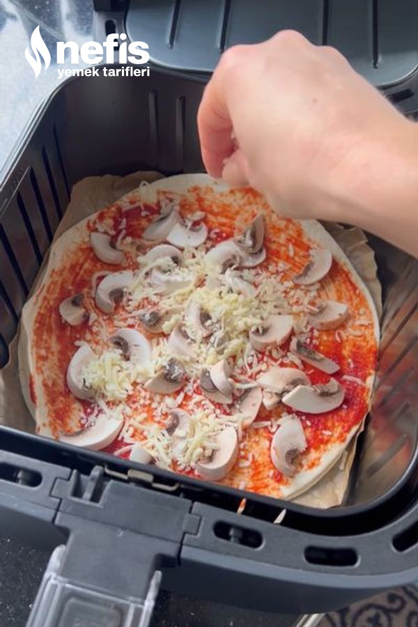 Airfryer’da Lavaş Ekmeğinden Pizza Tarifi
