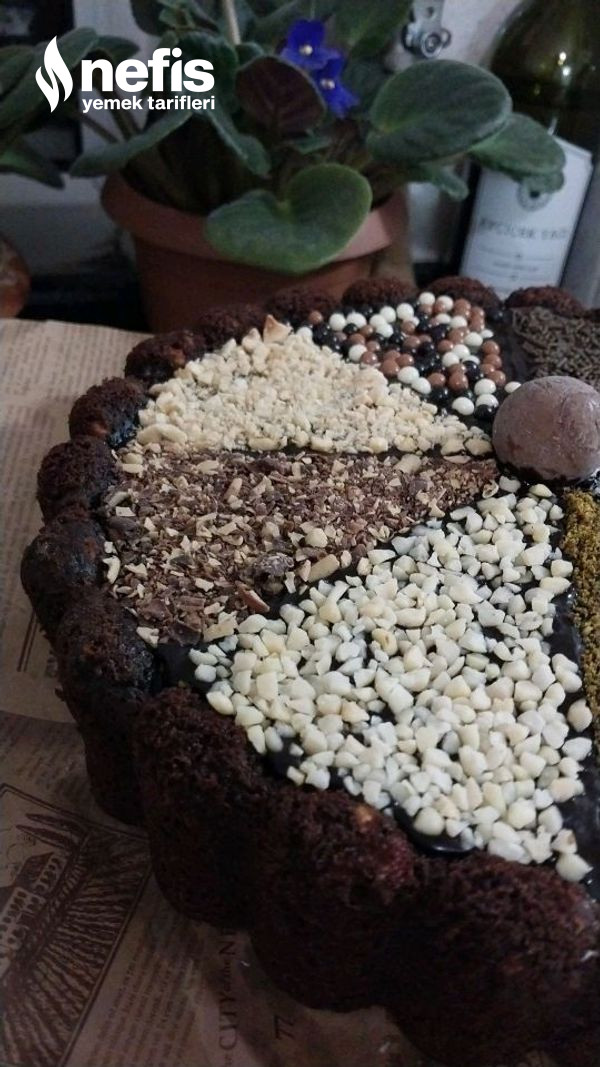 Kakaolu Süslü Tart Kek