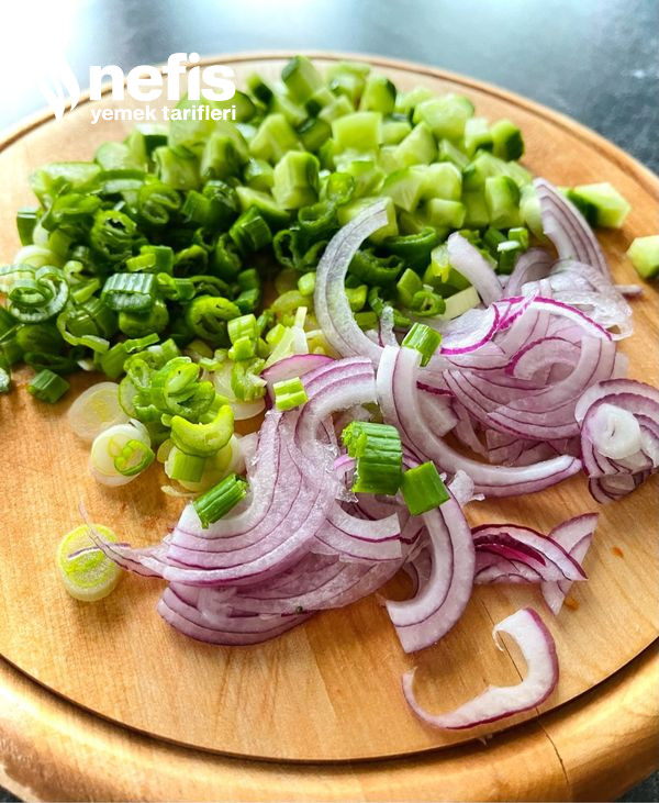 Parmesanlı Yeşil Salata