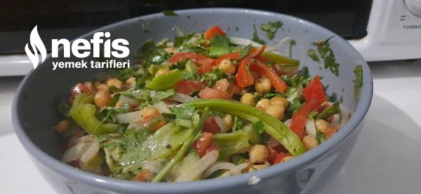 Bu Tarif Gün Masanızın Vazgeçilmez Lezzeti Olacak Yapımı İle Çok Farklı Nohut Salatası