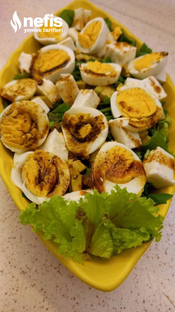 Avakadolu Yumurta Salatası