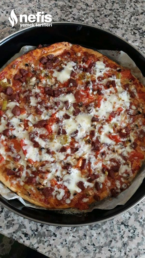 Bol Malzemeli Çıtır Çıtır Pizza Tarifi