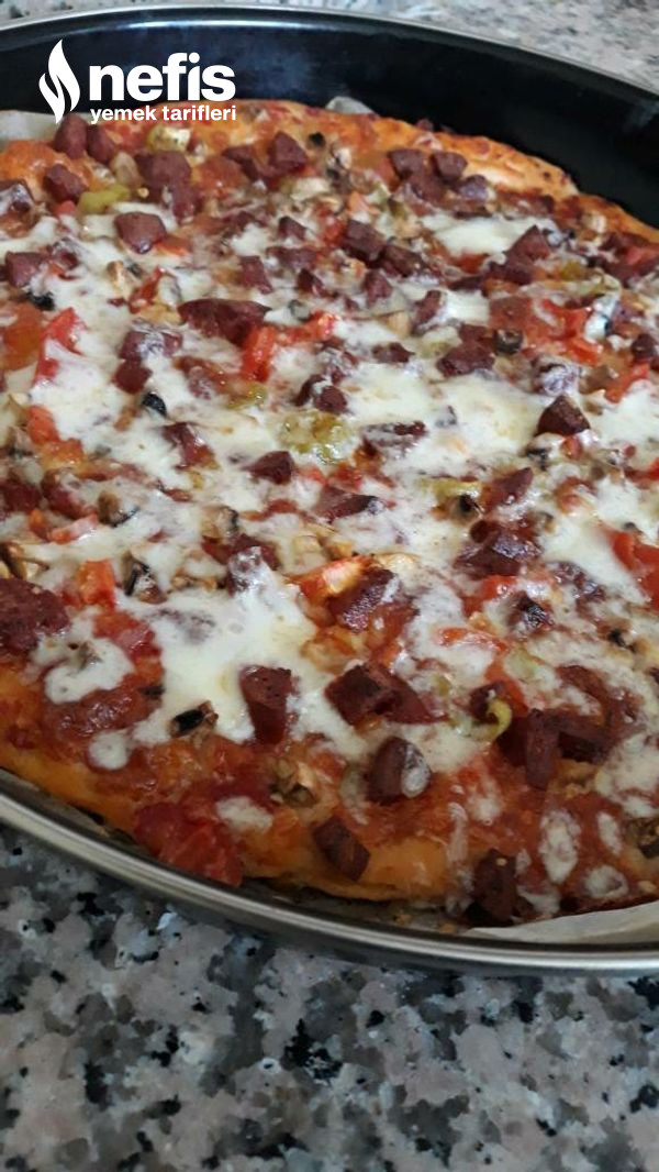 Bol Malzemeli Çıtır Çıtır Pizza Tarifi
