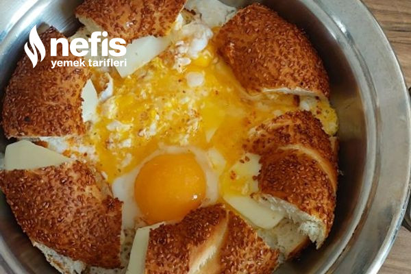 Farklı Kahvaltılık Arayanlara Yumurtalı Kaşarlı Simit