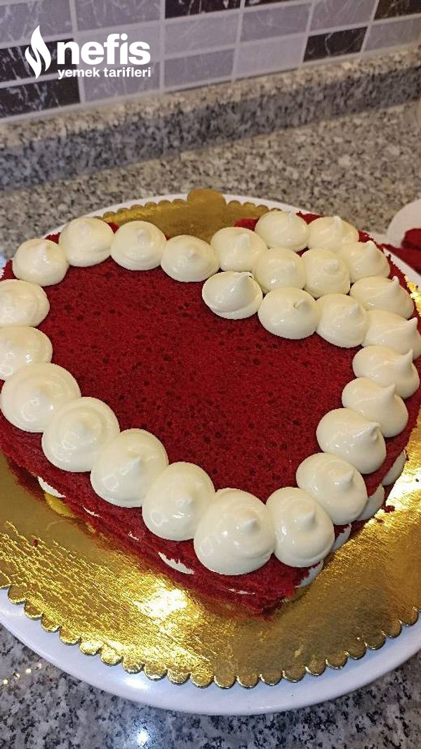 Kalıp Kullanmadan Kalp Pasta Aşk Pastası