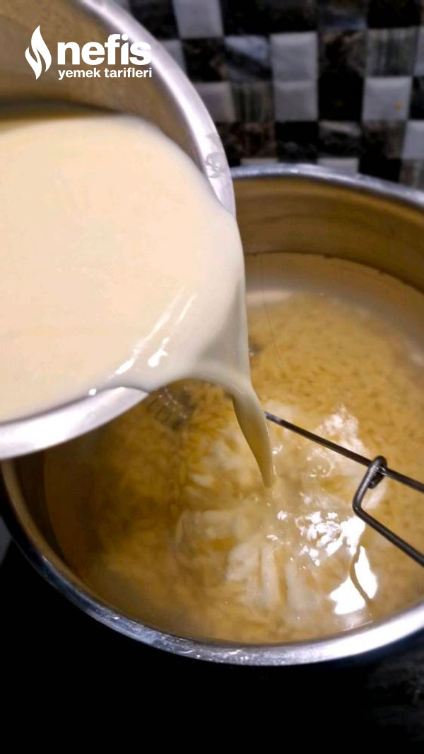 Şehriyeli Yoğurt Çorbası (15 Dakikada Hazır)