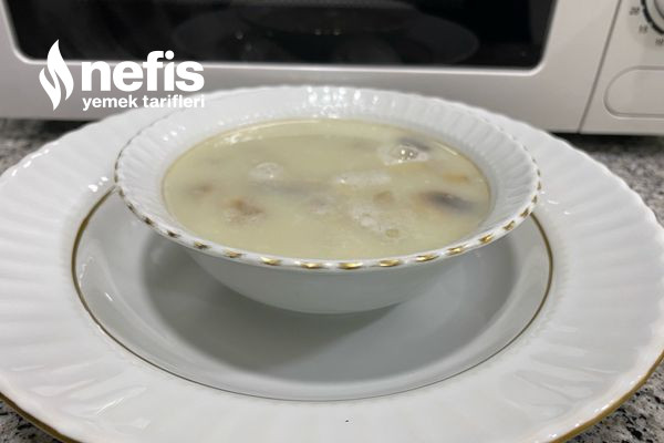 Kremalı Tadında Sütlü Mantar Çorbası Tarifi