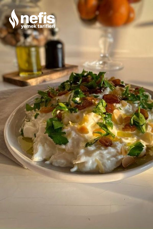 Kuru Üzümlü File Bademli Kereviz Salatası