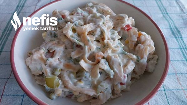 Yoğurtlu Erişte Salatası Tarifi (Videolu)