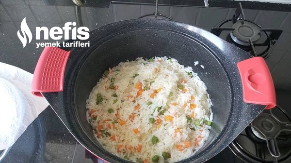 Sebzeli Pirinç Pilavı (Videolu)