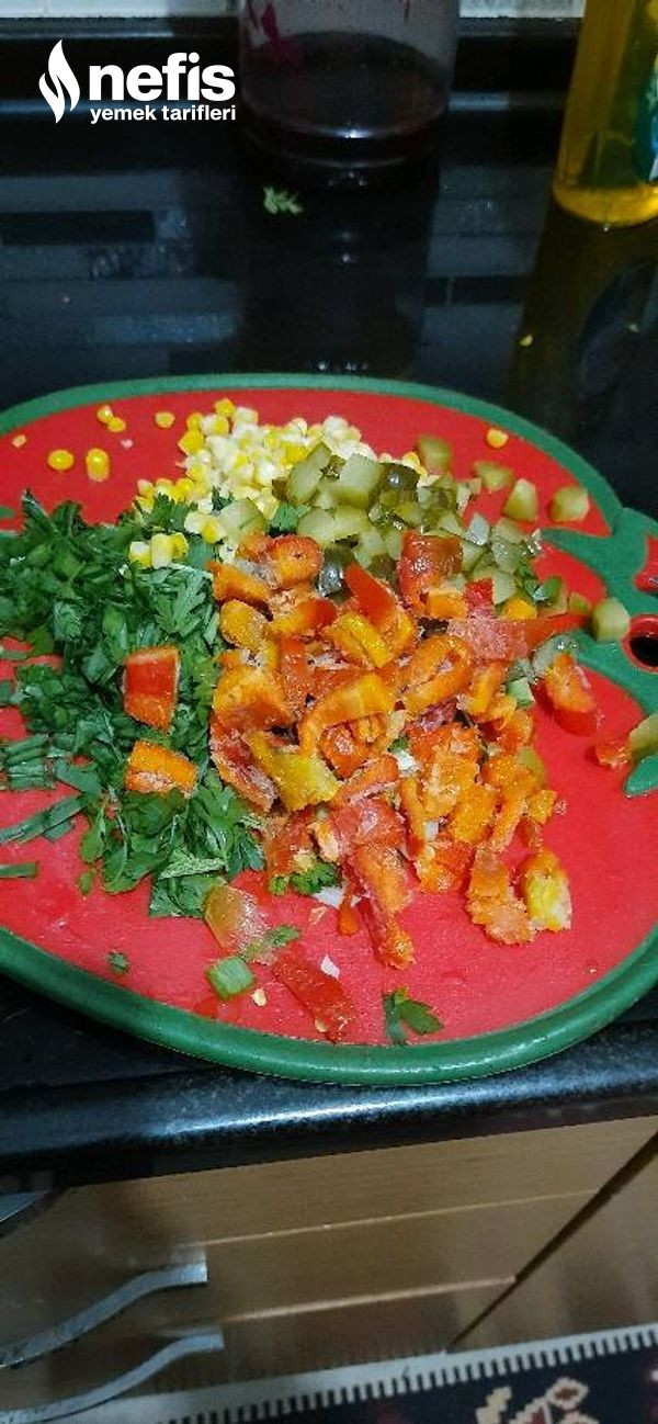 Mor Markarna Salatası