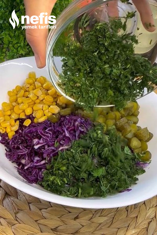 Narlı Mor Lahana Salatası