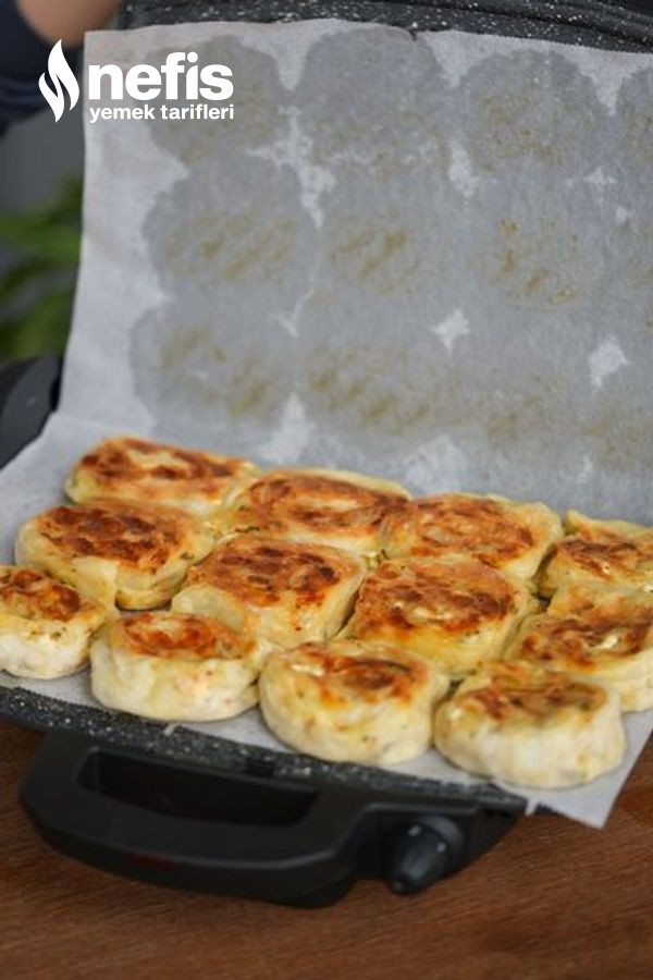 Tost Makinesinde Börek