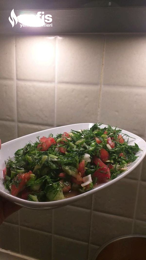 Dereotlu Domates Salatası