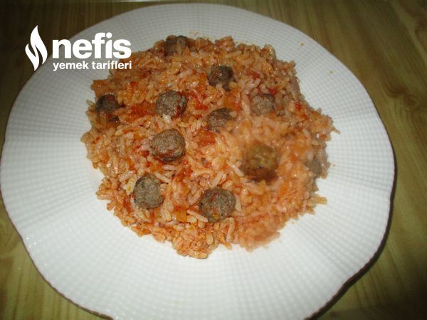 Köfteli Domatesli Pirinç Pilavı