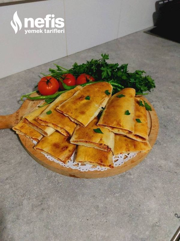 Kapalı Kır Pidesi (Kuşbaşılı Ve Kıymalı Pide)