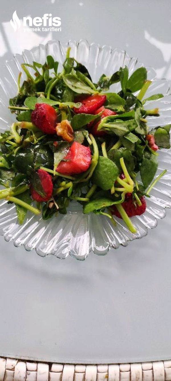 Çilekli Semizotu Salatası (Favoriniz Olacak)
