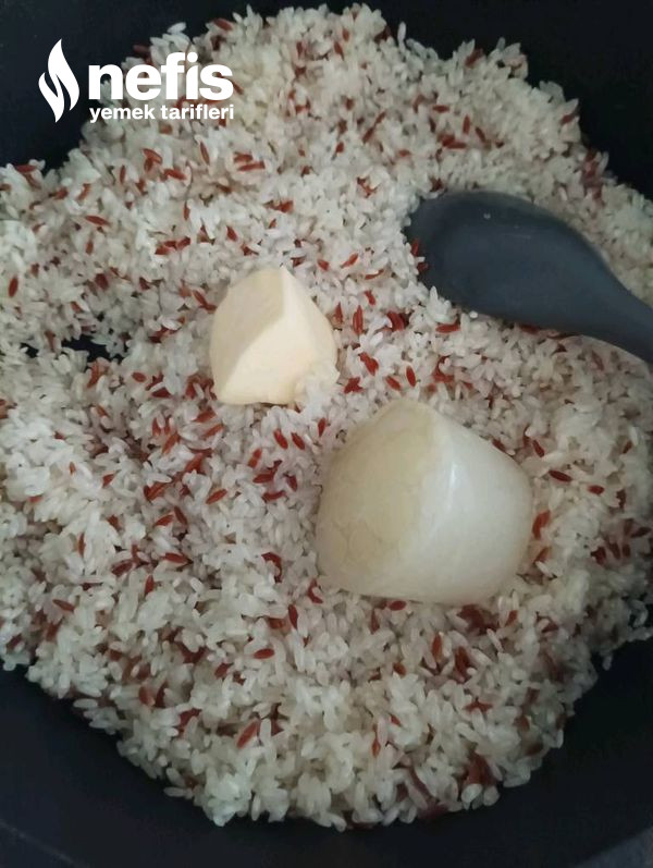 Tane Tane Şehriyeli Pirinç Pilavı