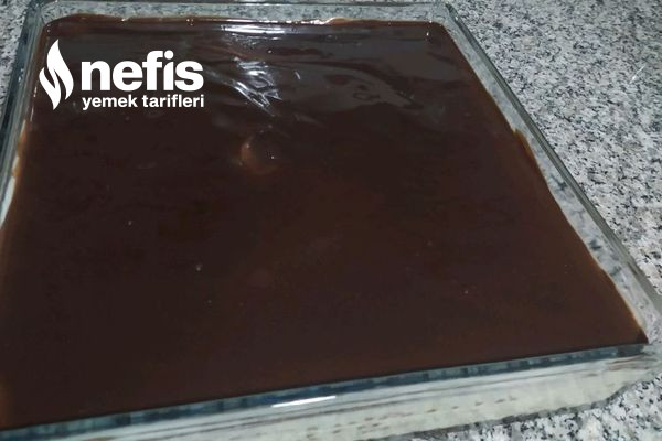 Çikolata Ganajlı Pasta Tarifi