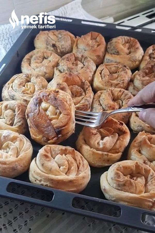 El Açması Sanılan Börek Tarifi (Videolu)