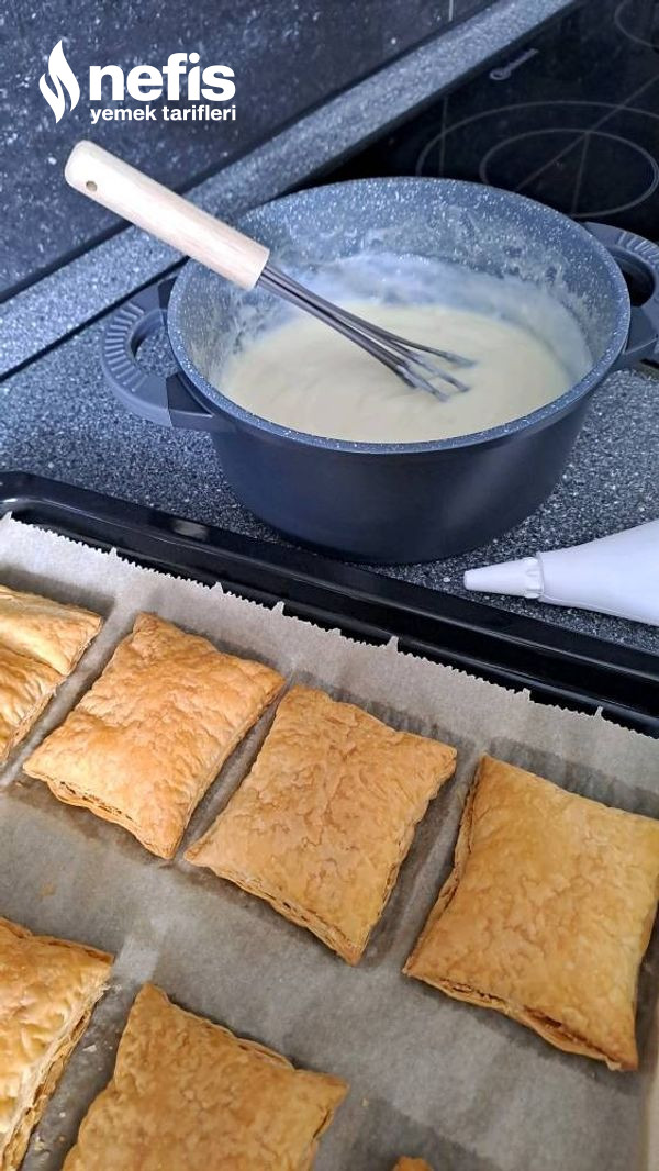 Vanilya Pudingli Milföy Çöreği