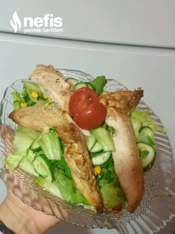 Tavuklu Yeşil Salata