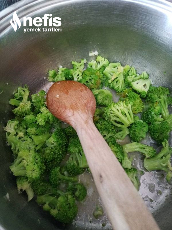 Brokolili Makarna