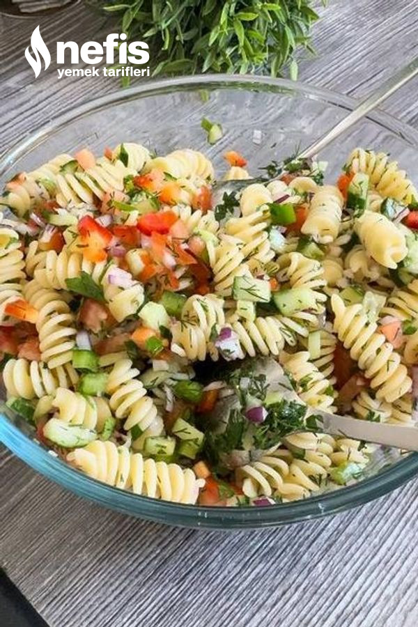 Soslu Makarna Salatası