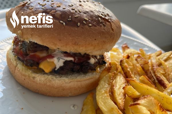 Enfes Mantarlı Karamelize Soğanlı Gurme Hamburger