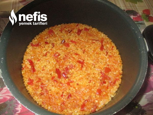 Zeytinyağlı Paprika Salçali Bulgur Pilavı