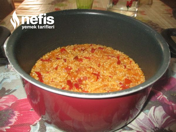 Zeytinyağlı Paprika Salçali Bulgur Pilavı