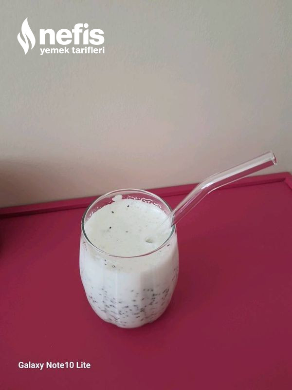 Diyete Uygun Smoothie (Chialı)